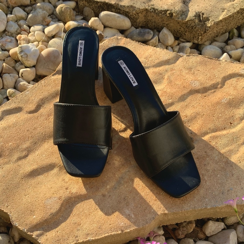 Square Open-toed Black Mules
